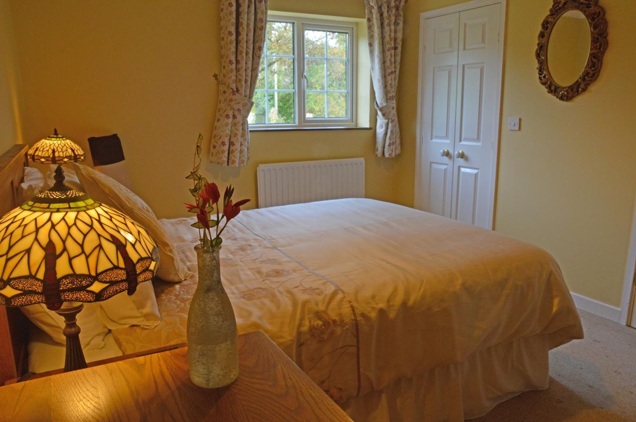 Bed and Breakfast Bryn Hebog Кармартен Экстерьер фото
