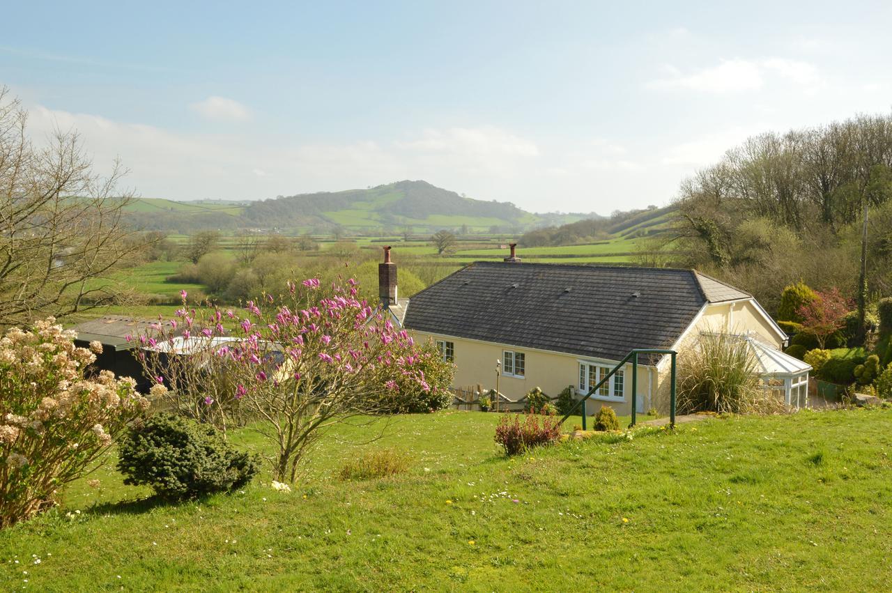 Bed and Breakfast Bryn Hebog Кармартен Экстерьер фото