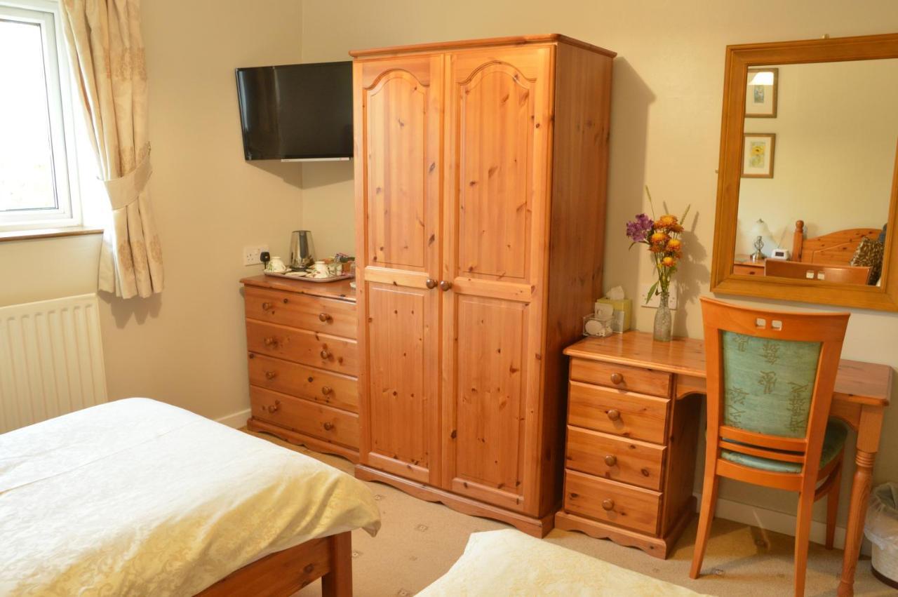 Bed and Breakfast Bryn Hebog Кармартен Экстерьер фото