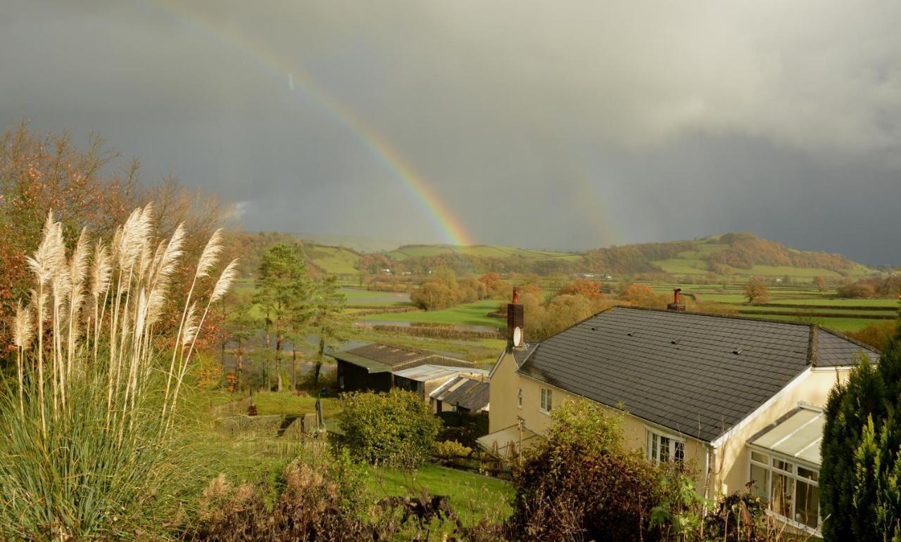Bed and Breakfast Bryn Hebog Кармартен Экстерьер фото