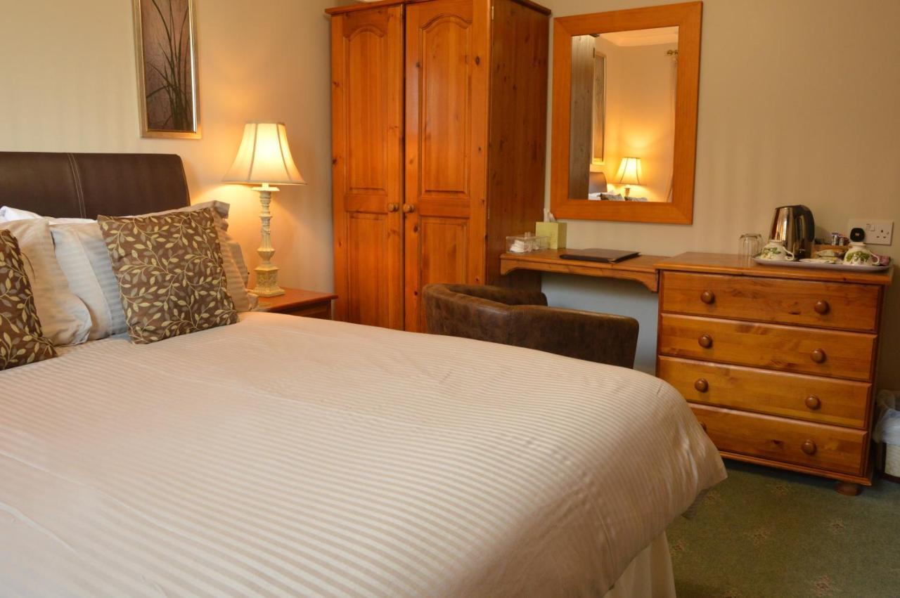 Bed and Breakfast Bryn Hebog Кармартен Экстерьер фото