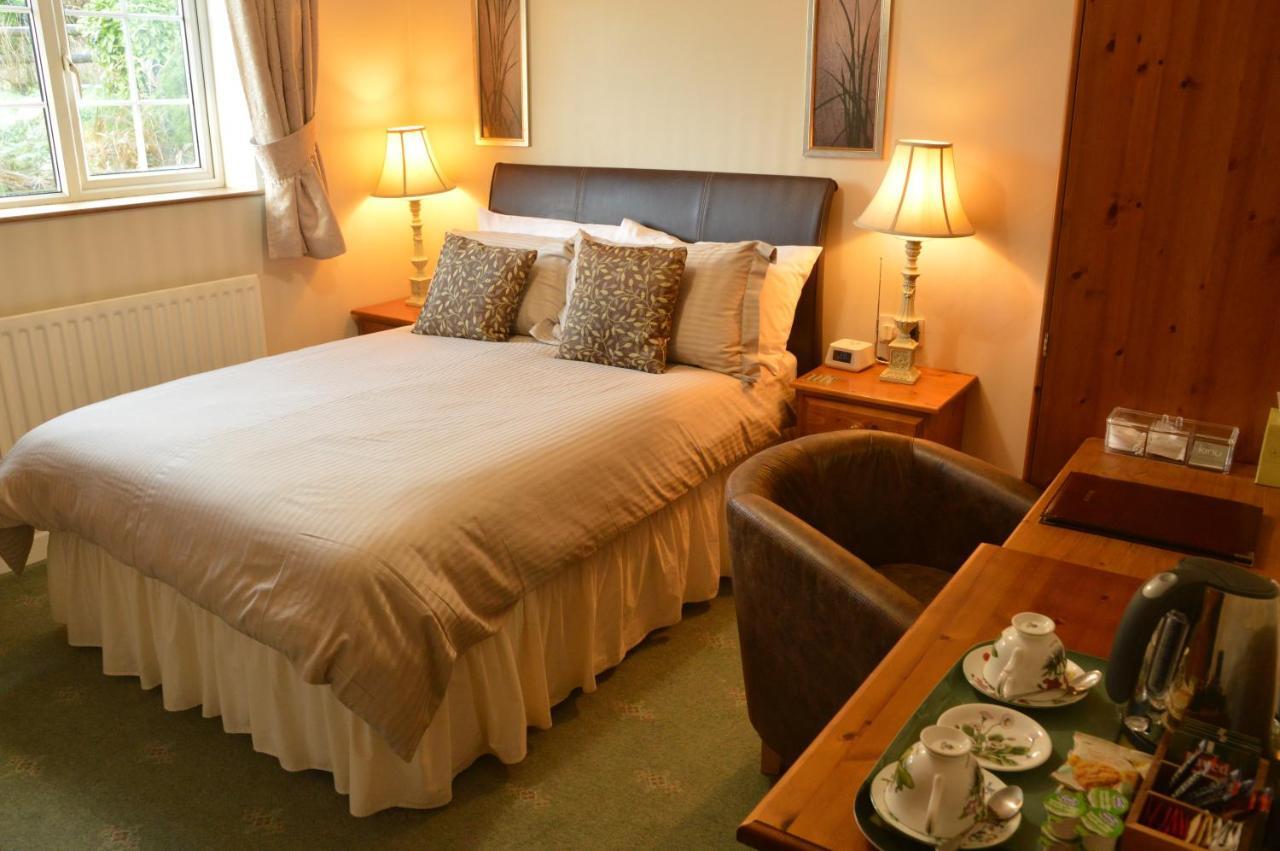 Bed and Breakfast Bryn Hebog Кармартен Экстерьер фото